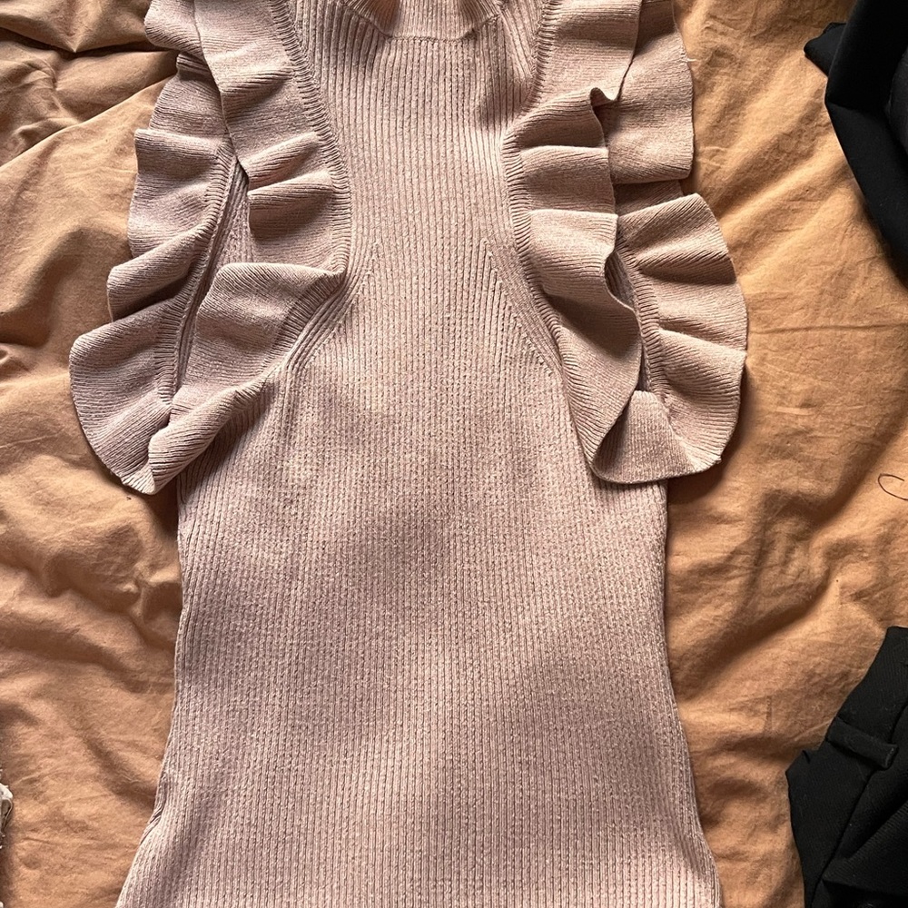 Sweater Razor Back Tank in Blush with Ruffles - Picture 5 of 7